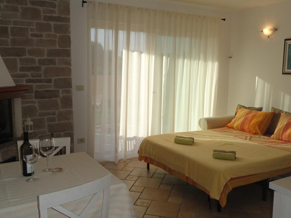 Apartment Lorenzo Pomer Luaran gambar