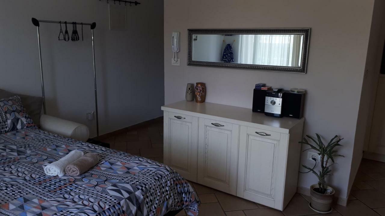 Apartment Lorenzo Pomer Luaran gambar